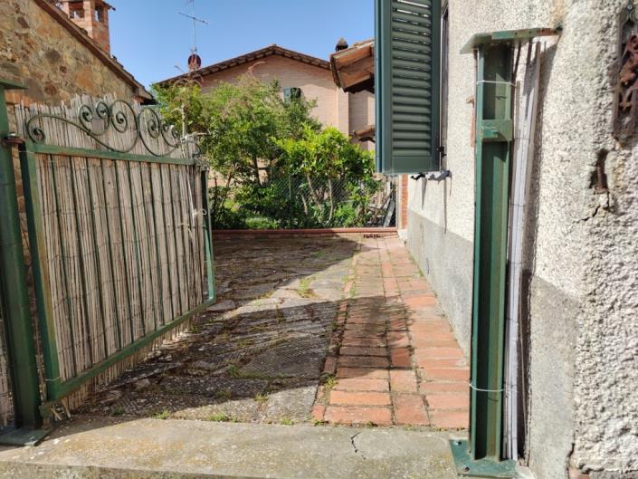 Image No.19-3 Bed Farmhouse for sale