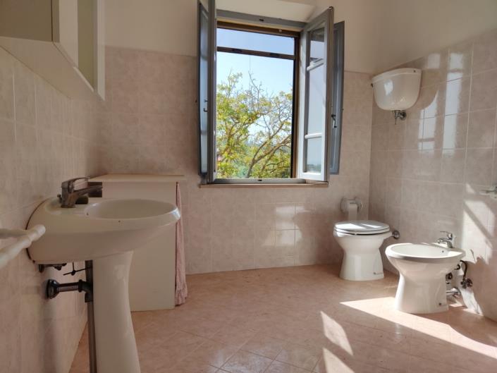 Image No.35-3 Bed Farmhouse for sale