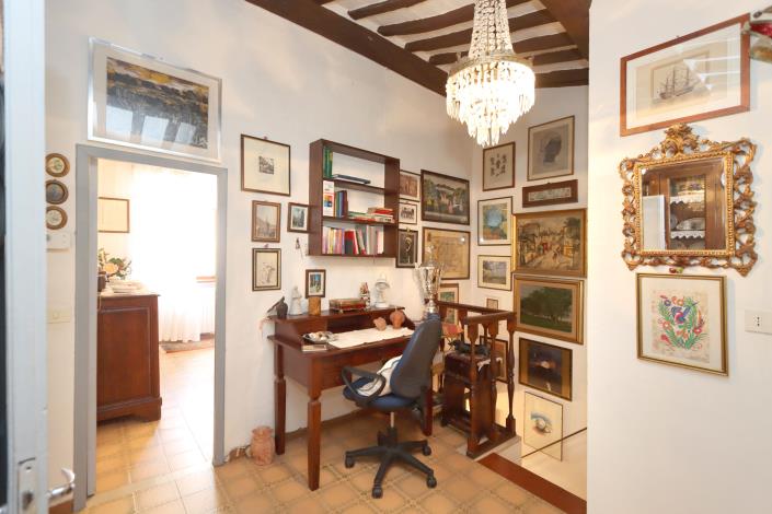 Image No.20-2 Bed Apartment for sale