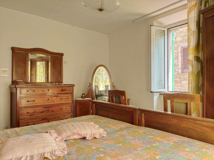 Image No.19-3 Bed Townhouse for sale