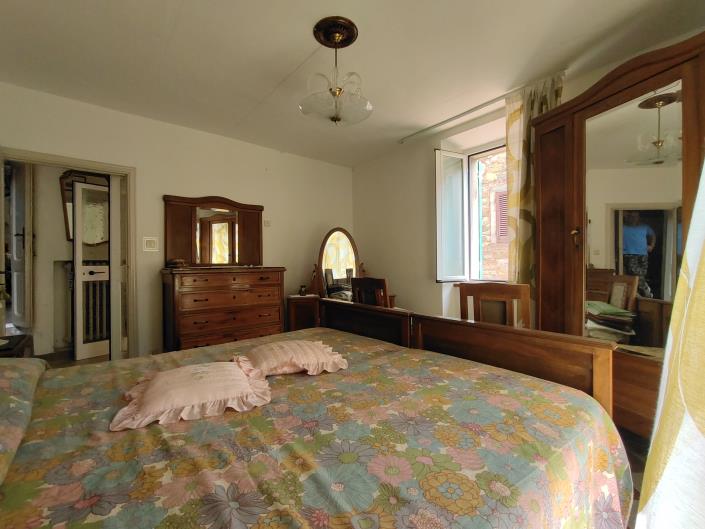 Image No.20-3 Bed Townhouse for sale