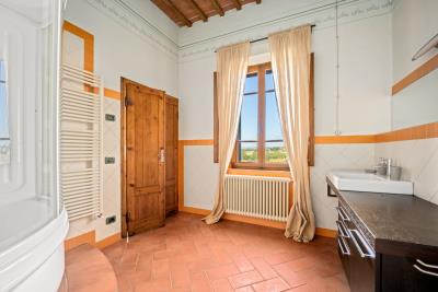 Montepulciano_restored_townhouse_for_sale_with_garden--7-