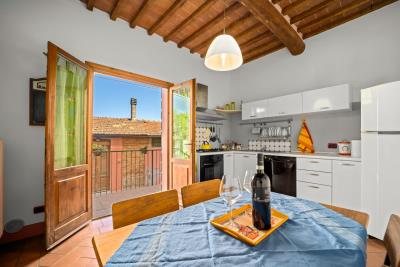 Montepulciano_restored_townhouse_for_sale_with_garden--9-