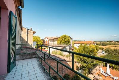 Montepulciano_restored_townhouse_for_sale_with_garden--11-