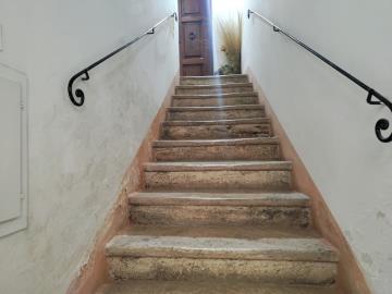 Montepulciano_Apartment_in_historic_Centre_for_sale_with-_garage_ref--3-