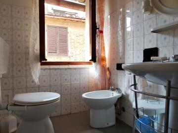 Montepulciano_Apartment_in_historic_Centre_for_sale_with-_garage_ref--10-