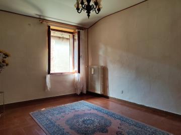 Montepulciano_Apartment_in_historic_Centre_for_sale_with-_garage_ref--13-