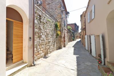 Montefollonico-stone_house_with_garden_for_Sale--1-