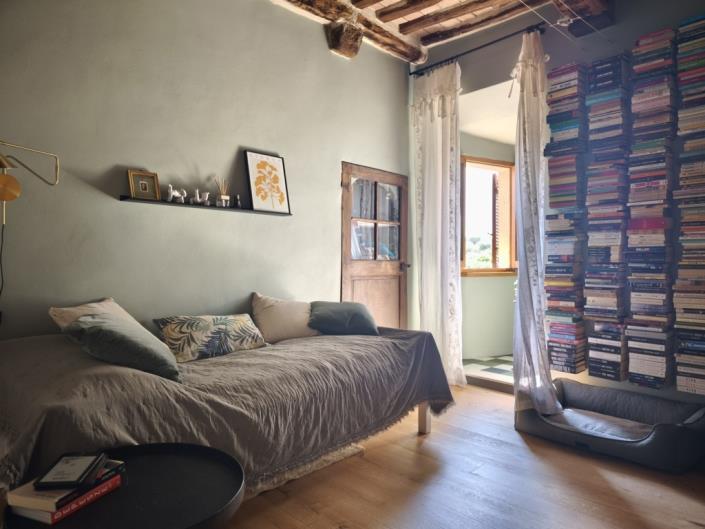 Image No.10-1 Bed Apartment for sale