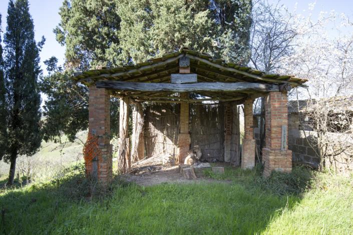 Image No.5-8 Bed Farmhouse for sale