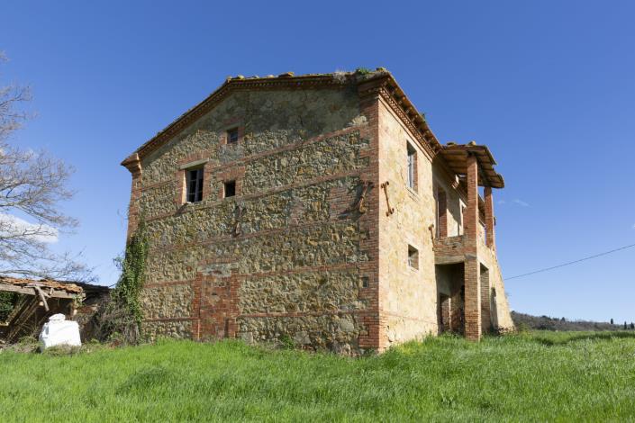 Image No.23-8 Bed Farmhouse for sale