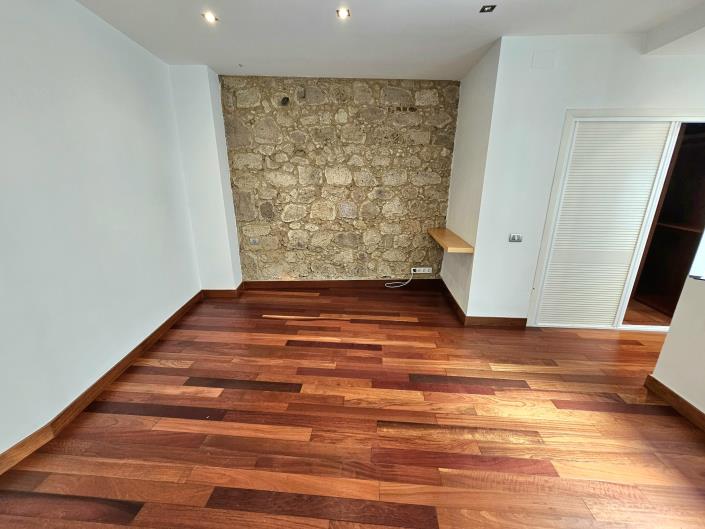 Image No.31-3 Bed Flat for sale