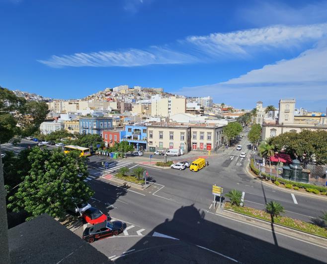 Image No.37-3 Bed Flat for sale