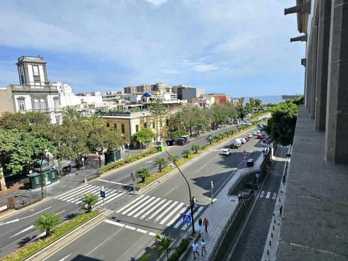 Image No.39-3 Bed Flat for sale