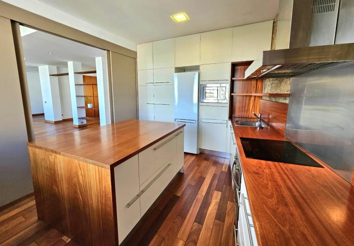 Image No.12-3 Bed Flat for sale