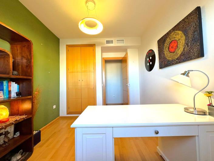 Image No.30-4 Bed Penthouse for sale