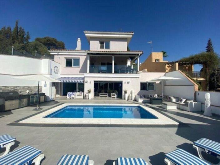 Image No.2-Maison / Villa de 5 chambres à vendre à Torremolinos