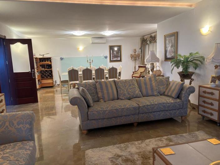 Image No.3-Maison / Villa de 5 chambres à vendre à Torremolinos