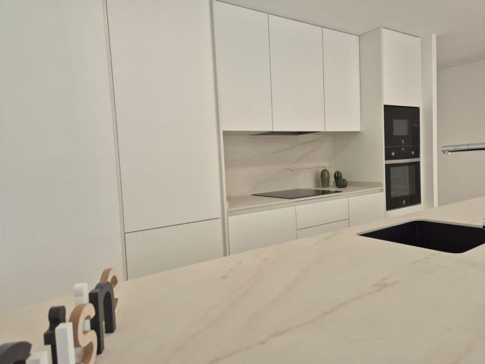 Image No.20-2 Bed Apartment for sale