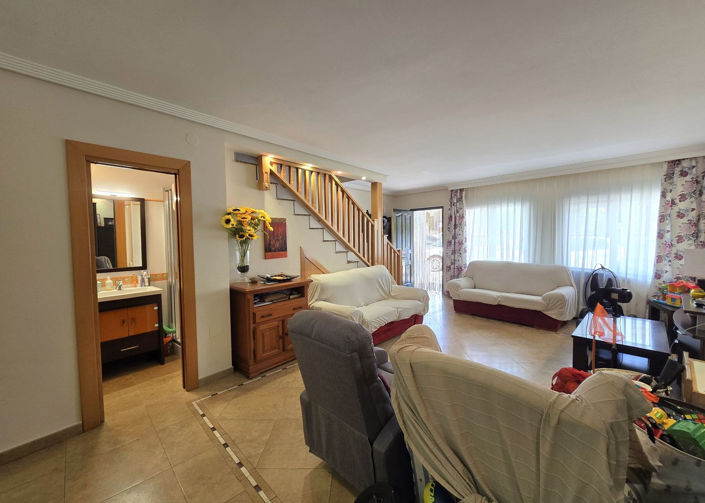 Image No.2-3 Bed Semi-Detached for sale