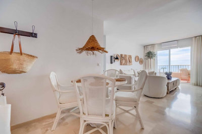 10-bb915d1cb19341576dcdc994b81ab9c5