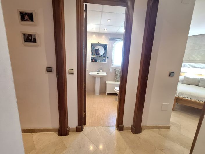 Image No.26-2 Bed Apartment for sale