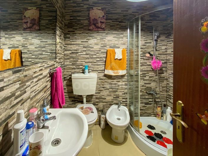 Image No.11-3 Bed House for sale