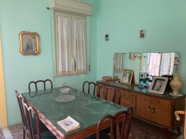 Image No.14-3 Bed Townhouse for sale