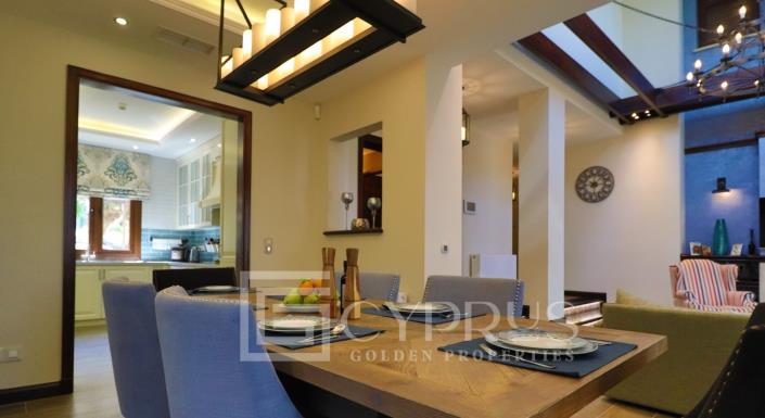 Image No.5-5 Bed Villa / Detached for sale