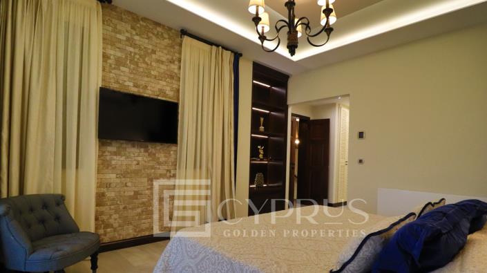 Image No.14-5 Bed Villa / Detached for sale