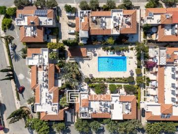 1 - Universal, Maison de ville