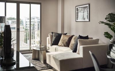 Room2__0469_Easy-Resize-com--1-