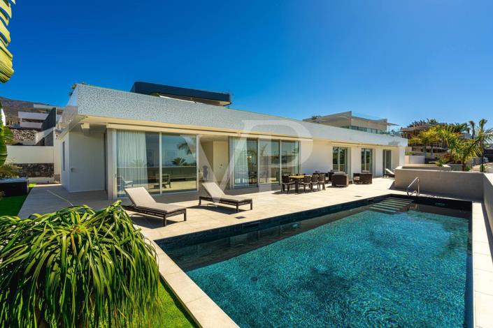 Image No.2-4 Bed Villa for sale