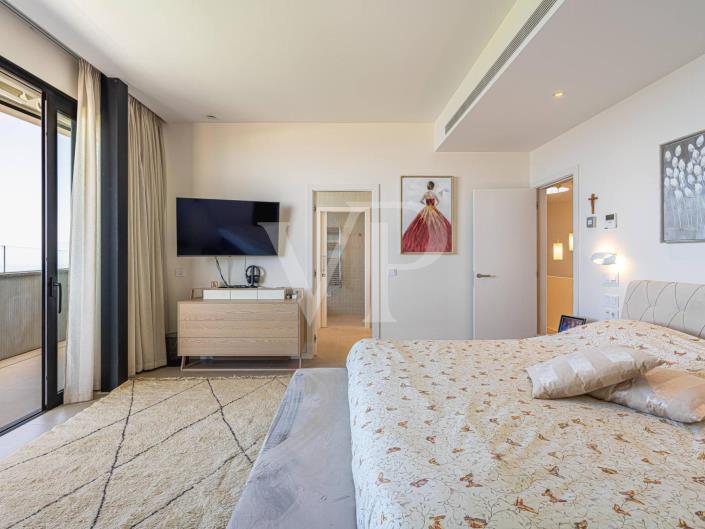 Image No.57-5 Bed Villa for sale