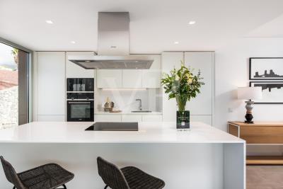 a7203527-8209-45d5-93f4-4b5de4bec3fc