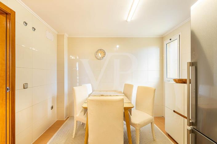 Image No.18-5 Bed Semi-Detached for sale