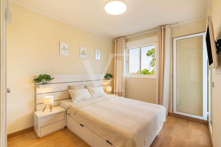 Image No.38-5 Bed Semi-Detached for sale