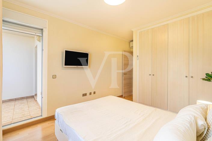 Image No.39-5 Bed Semi-Detached for sale