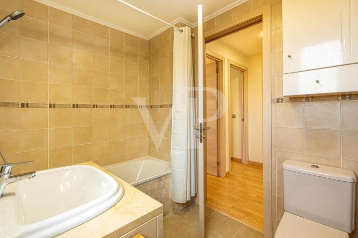 Image No.41-5 Bed Semi-Detached for sale