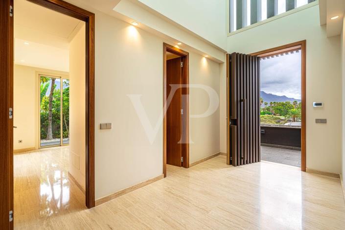 Image No.33-5 Bed Villa for sale