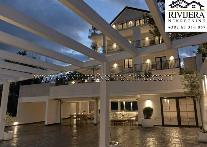 Image No.5-Villa de 8 chambres à vendre à Tivat