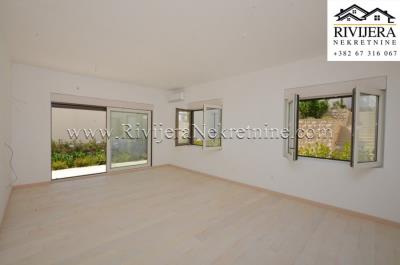 prodaja_Sale_Rivijera_nekretnine_oglasi_Ads_Igalo_stan_Aapartment_--3-