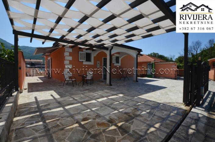 Image No.3-Maison de 3 chambres à vendre à Zelenika