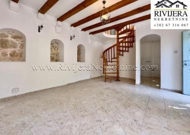 prodaja_prodaza_Sale_Rivijera_nekretnine_oglasi_oglas_Ad_ads_Kotor_Old_Town_Kotor_Bay_-3-800x570