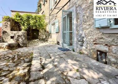 prodaja_prodaza_Sale_Rivijera_nekretnine_oglasi_oglas_Ad_ads_Kotor_Old_Town_Kotor_Bay_-9-800x570