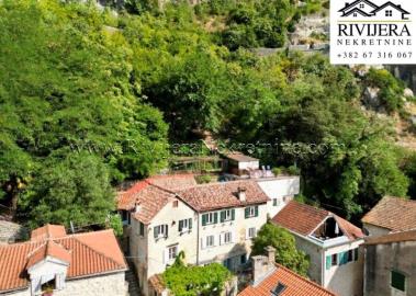prodaja_prodaza_Sale_Rivijera_nekretnine_oglasi_oglas_Ad_ads_Kotor_Old_Town_Kotor_Bay_-13-800x570