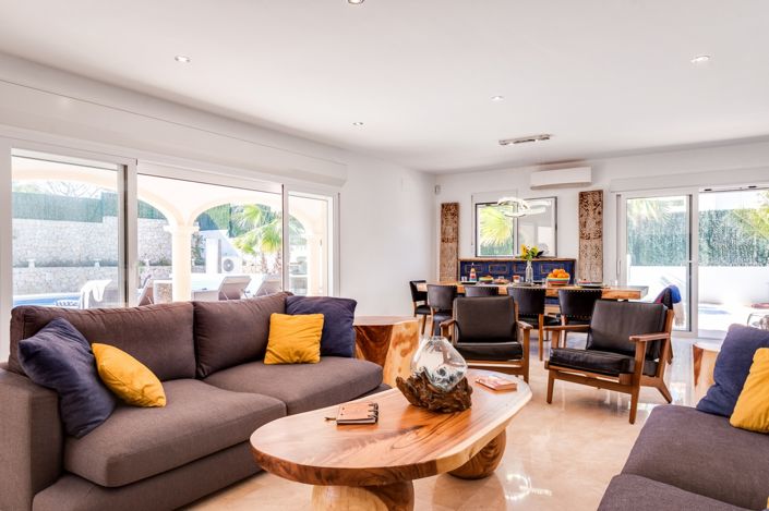 Image No.4-4 Bed Villa for sale