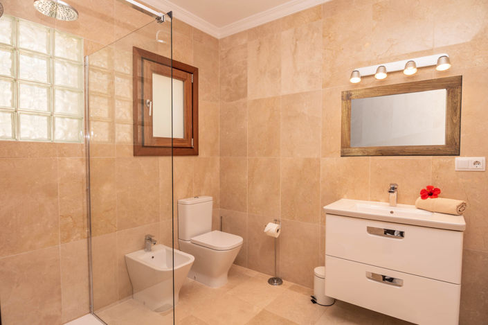 Image No.19-3 Bed Villa for sale