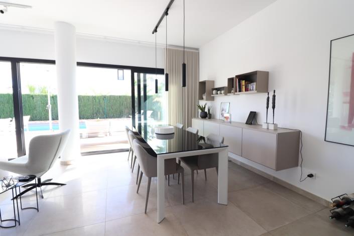 Image No.13-3 Bed Villa / Detached for sale