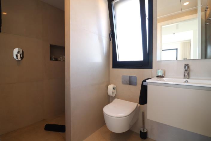 Image No.24-3 Bed Villa / Detached for sale